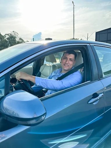 Motorista da Executiva Sul ao volante do veículo